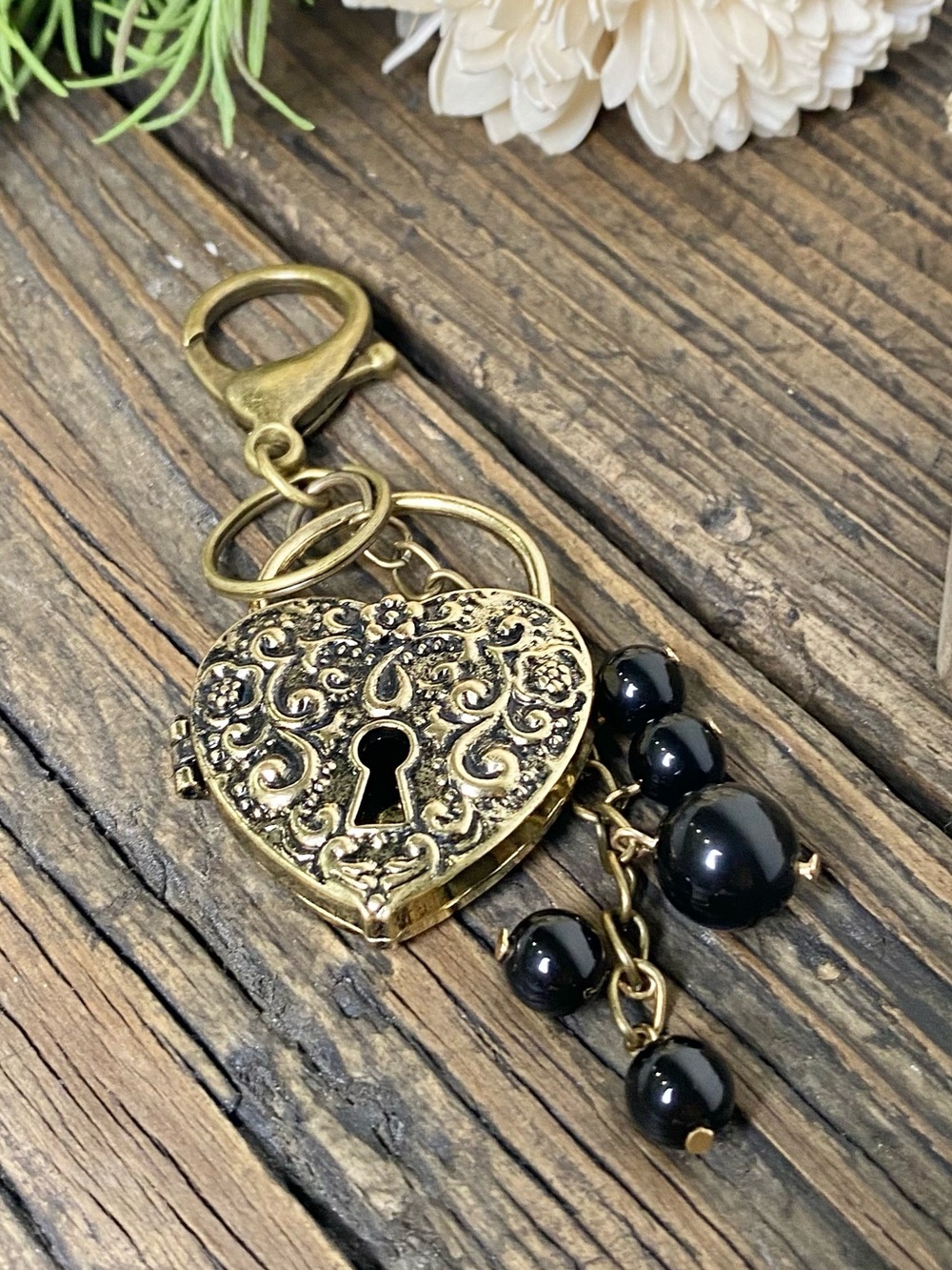 Jumbo Heart Locket Keychain - Picture 2 of 5